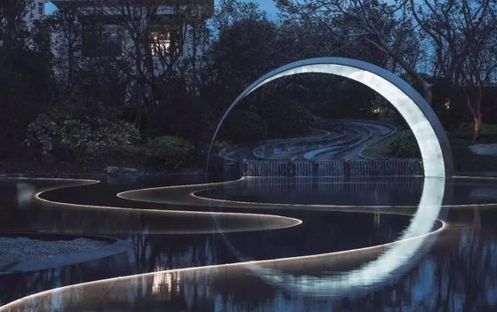 Su Manzarası Büyük Metal Sanat Heykelleri, Havuz LED Işıkları Paslanmaz Çelik Heykel